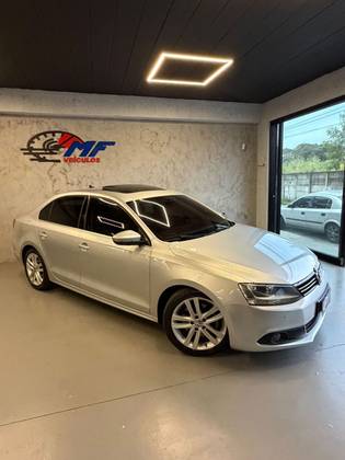 VOLKSWAGEN JETTA 2.0 TSI HIGHLINE 200CV GASOLINA 4P TIPTRONIC